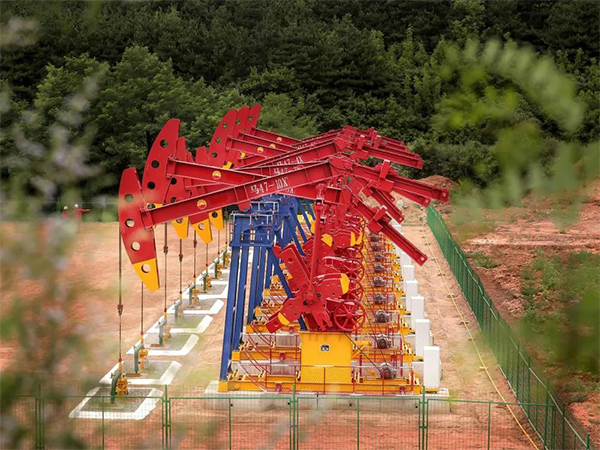 Efficient Production Enhancement of Coalbed Methane in Huabei Oilfield(图1) Efficient Production Enhancement of Coalbed Methane in Huabei Oilfield(图1)